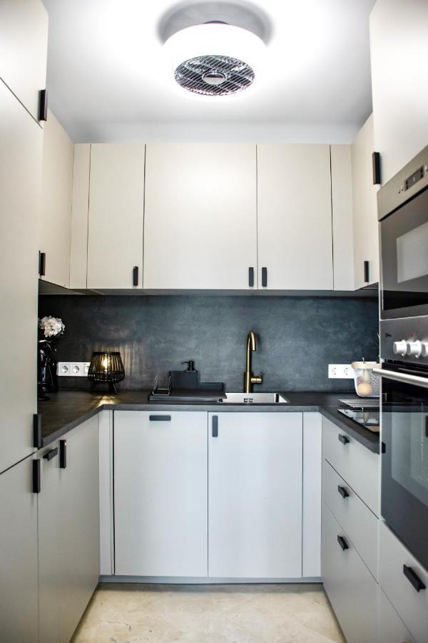 Leos Mijas Golf Apartment ฟูเอนฮิโรลา ภายนอก รูปภาพ