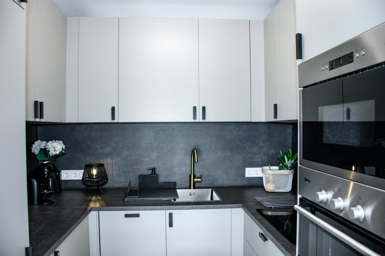 Leos Mijas Golf Apartment ฟูเอนฮิโรลา ภายนอก รูปภาพ
