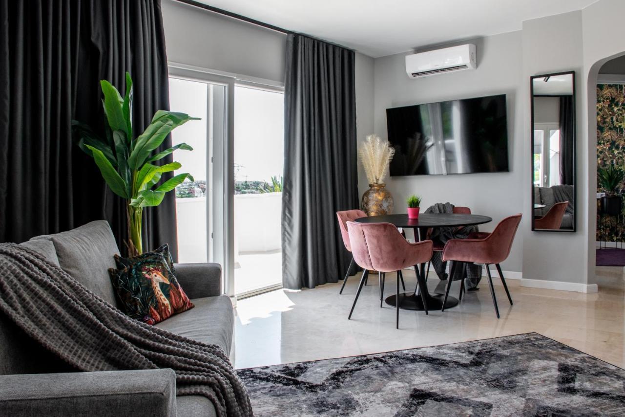 Leos Mijas Golf Apartment ฟูเอนฮิโรลา ภายนอก รูปภาพ