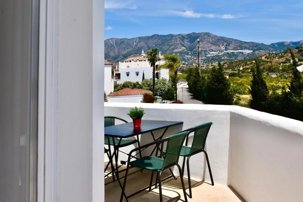 Leos Mijas Golf Apartment ฟูเอนฮิโรลา ภายนอก รูปภาพ