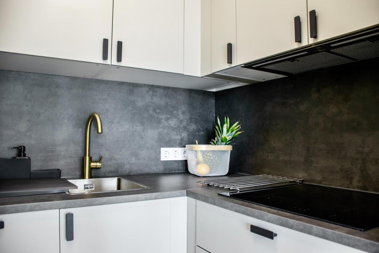 Leos Mijas Golf Apartment ฟูเอนฮิโรลา ภายนอก รูปภาพ