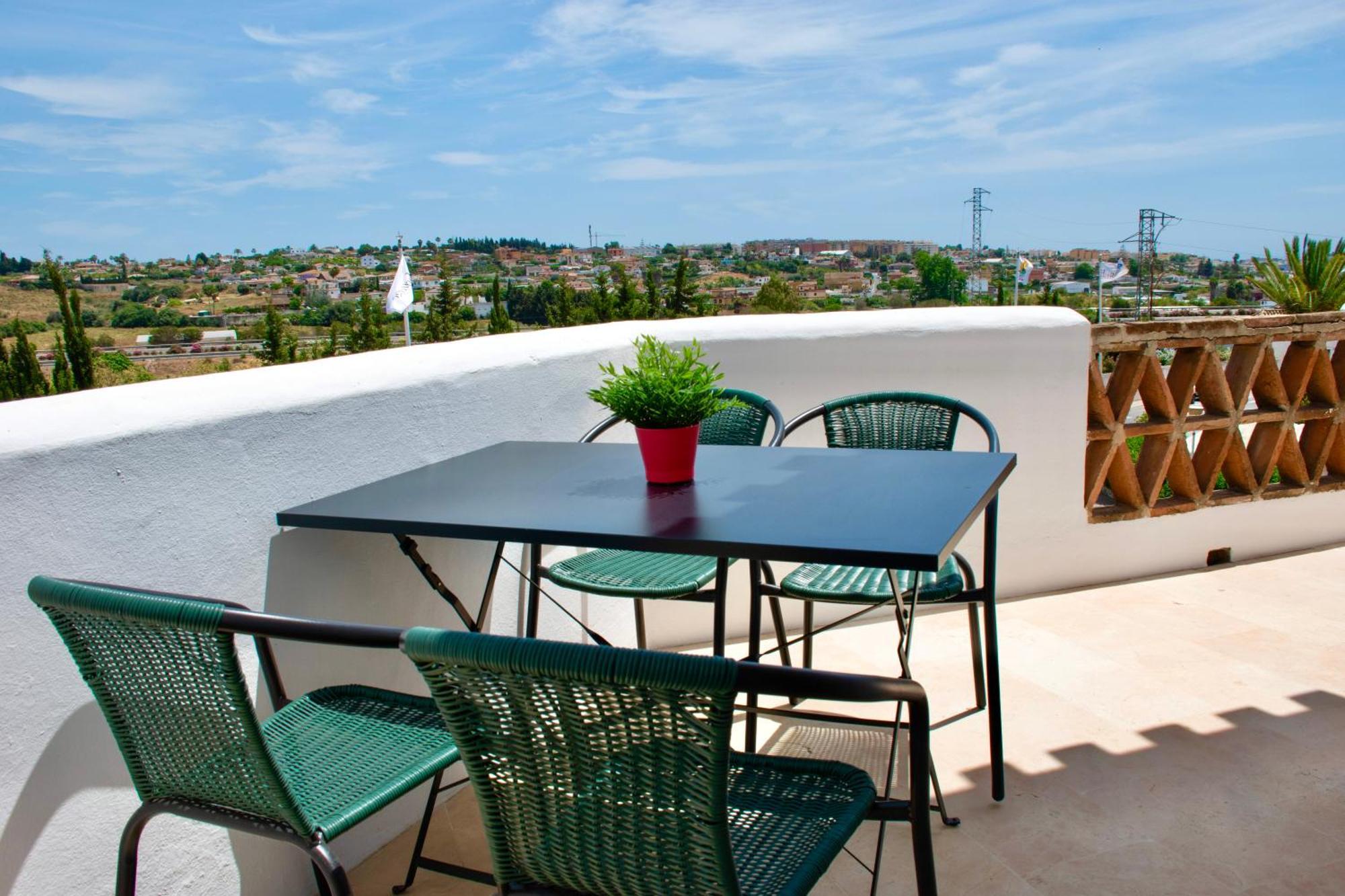 Leos Mijas Golf Apartment ฟูเอนฮิโรลา ภายนอก รูปภาพ