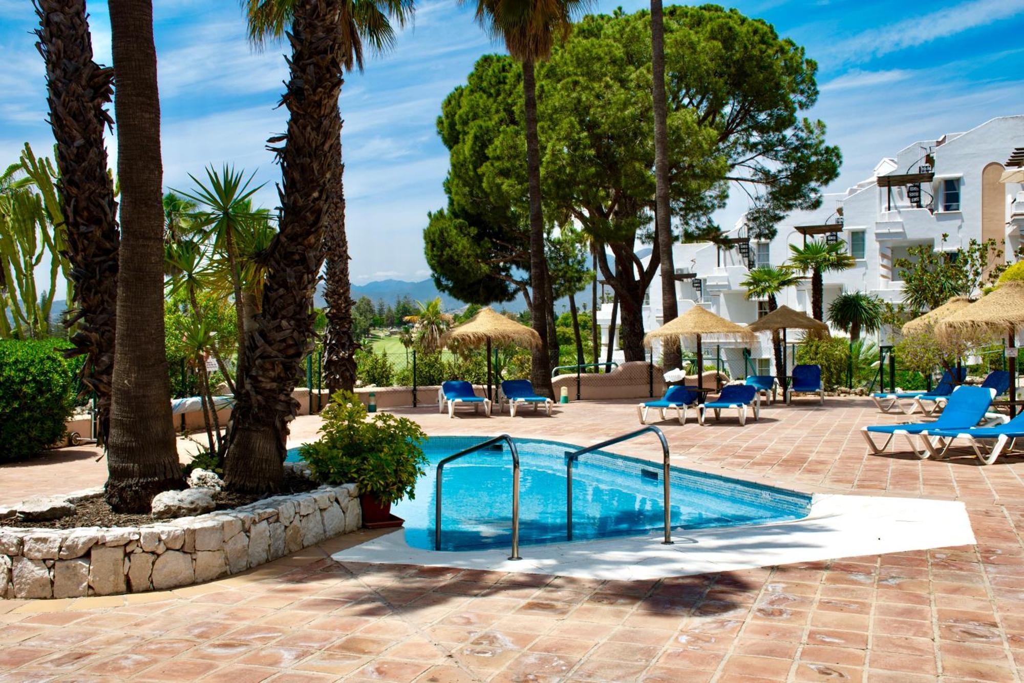 Leos Mijas Golf Apartment ฟูเอนฮิโรลา ภายนอก รูปภาพ