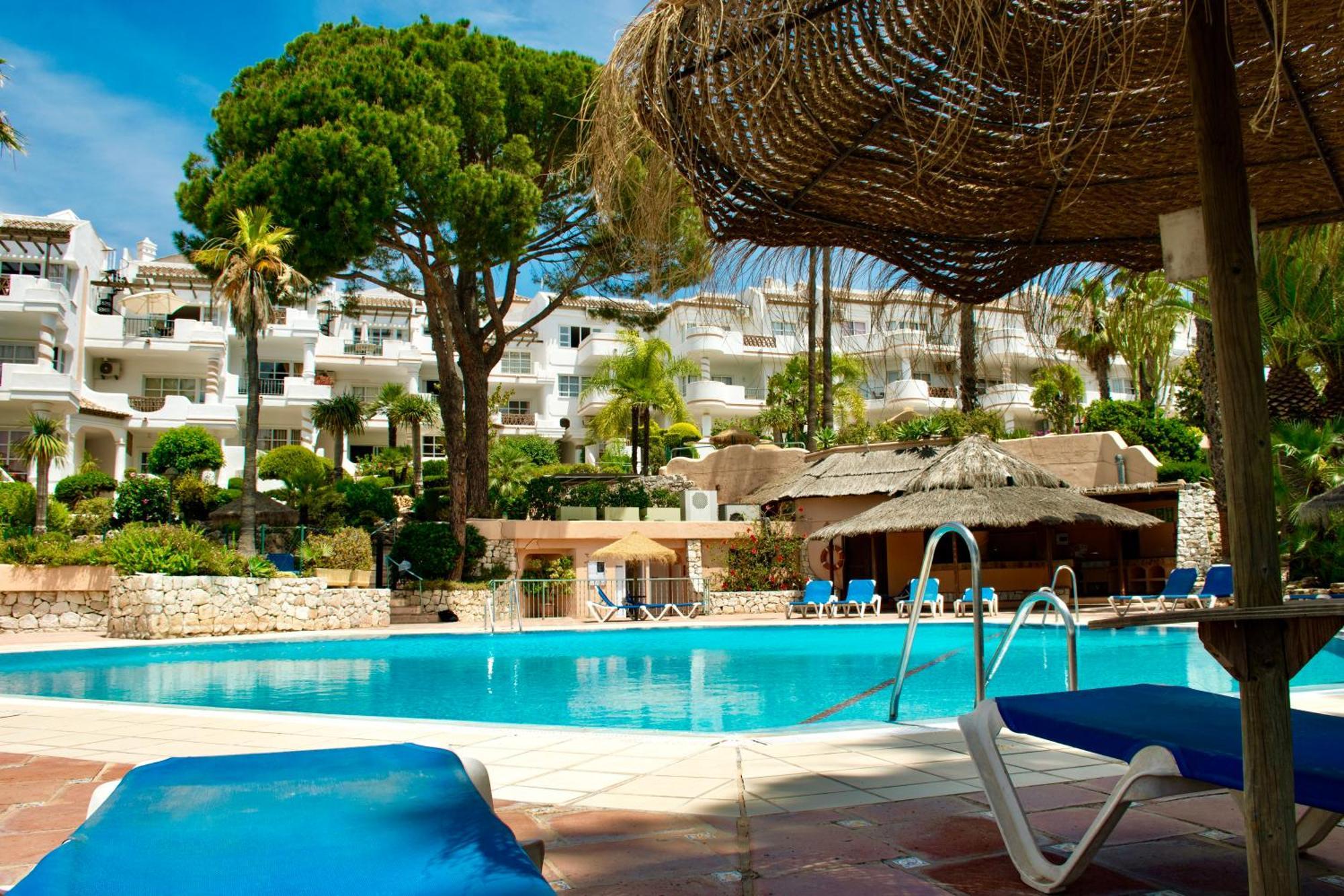 Leos Mijas Golf Apartment ฟูเอนฮิโรลา ภายนอก รูปภาพ