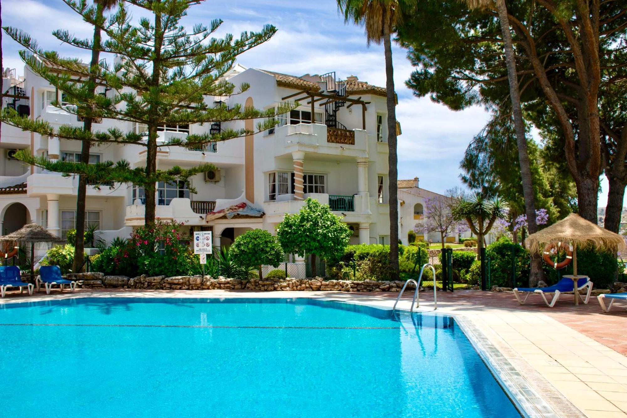 Leos Mijas Golf Apartment ฟูเอนฮิโรลา ภายนอก รูปภาพ
