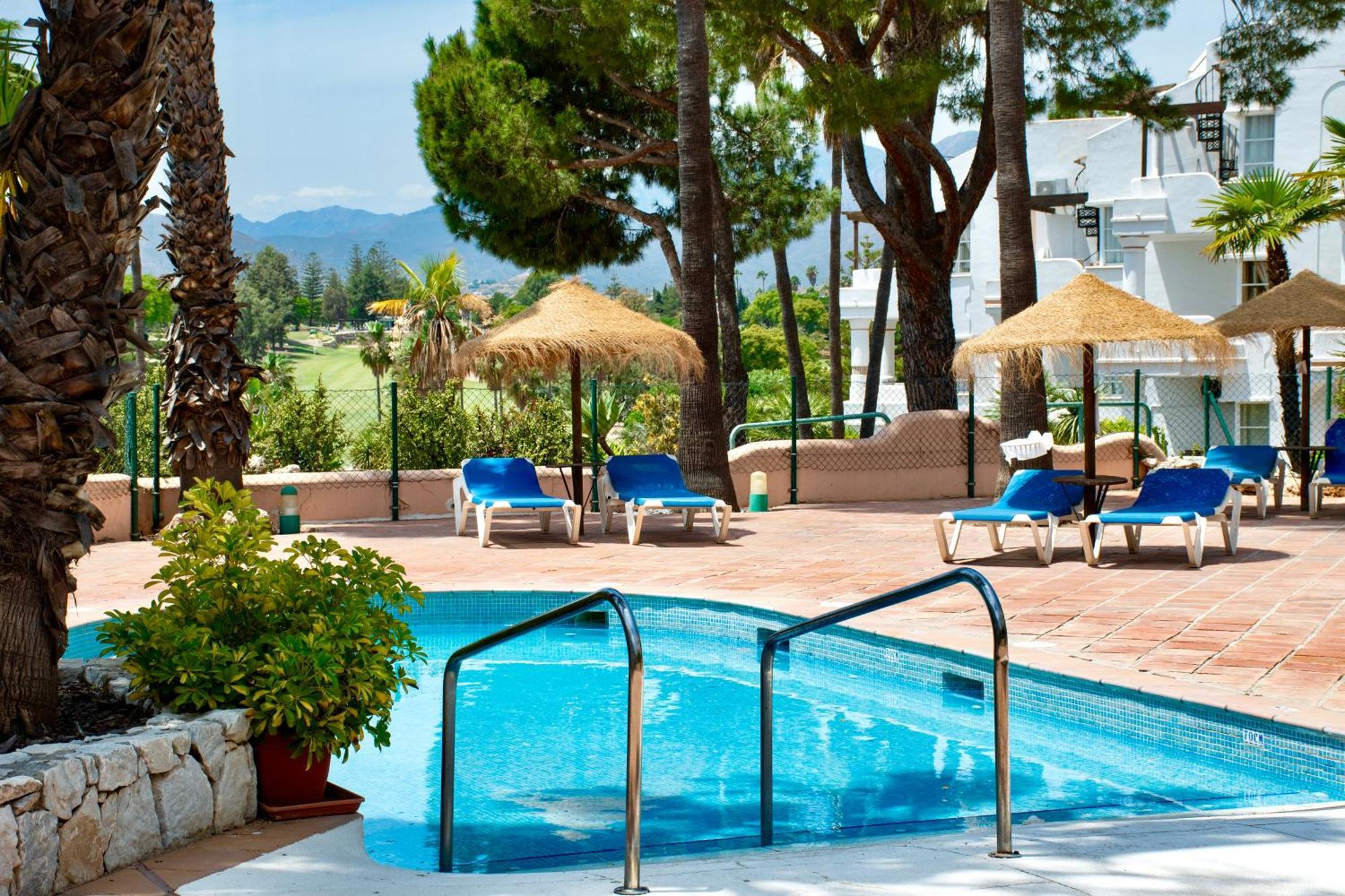 Leos Mijas Golf Apartment ฟูเอนฮิโรลา ภายนอก รูปภาพ