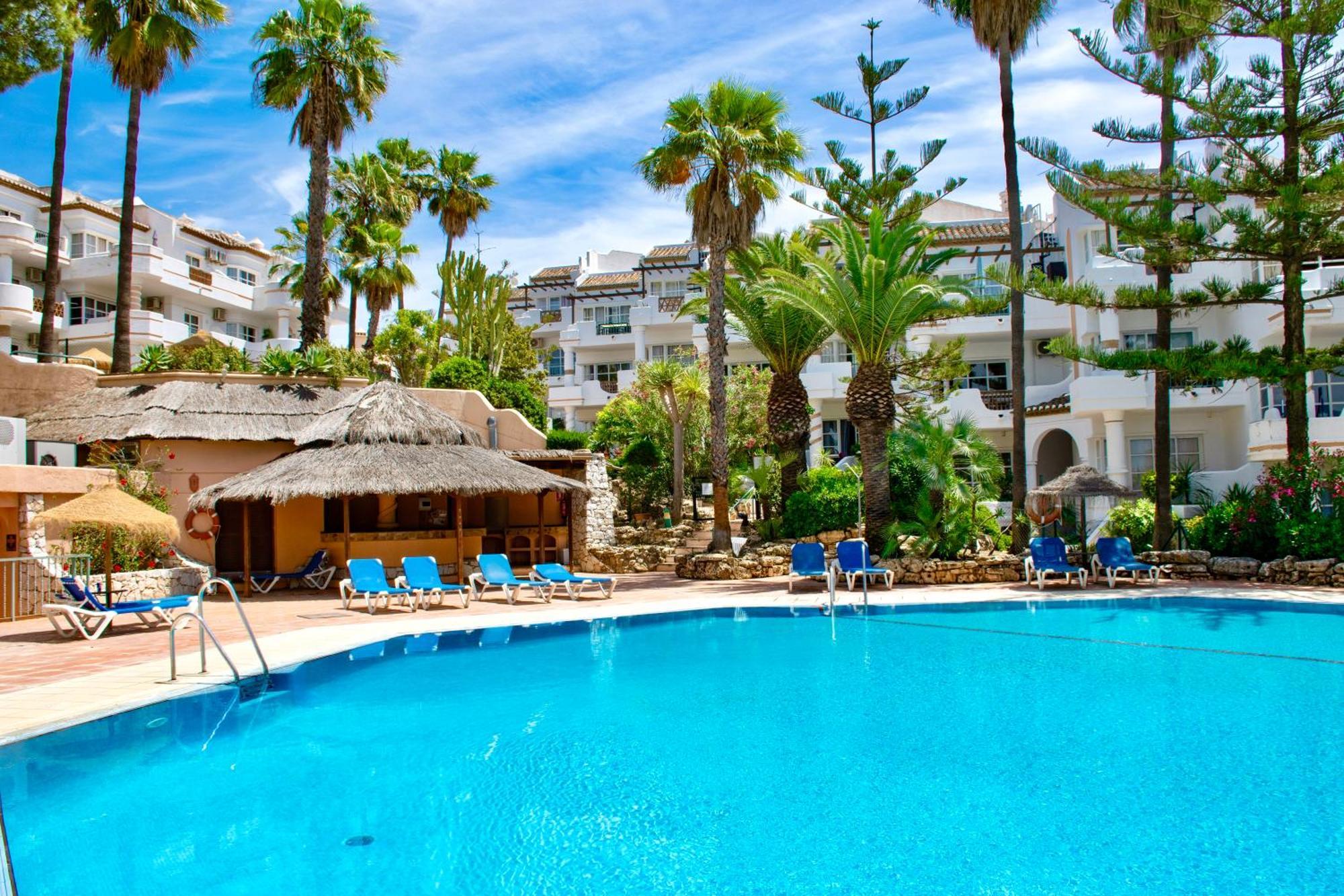 Leos Mijas Golf Apartment ฟูเอนฮิโรลา ภายนอก รูปภาพ
